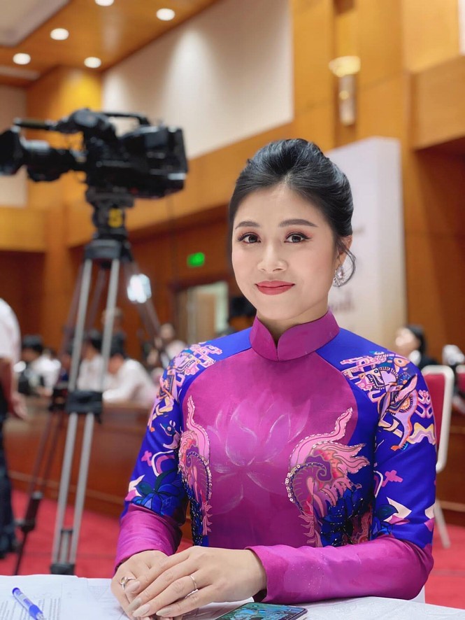 Ngọc Trinh chơi lớn nuôi heo đất bằng vàng; Diện váy đỏ đi tiệc, Bảo Thi vô cùng quyến rũ - ảnh 9