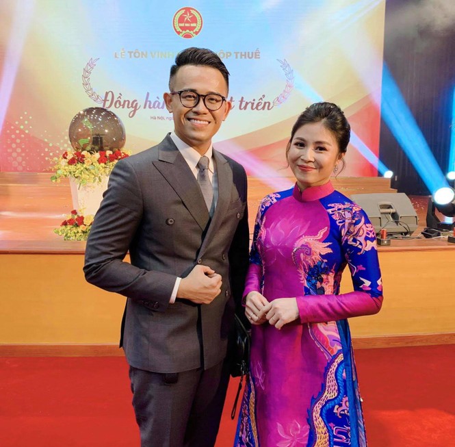 Ngọc Trinh chơi lớn nuôi heo đất bằng vàng; Diện váy đỏ đi tiệc, Bảo Thi vô cùng quyến rũ - ảnh 10