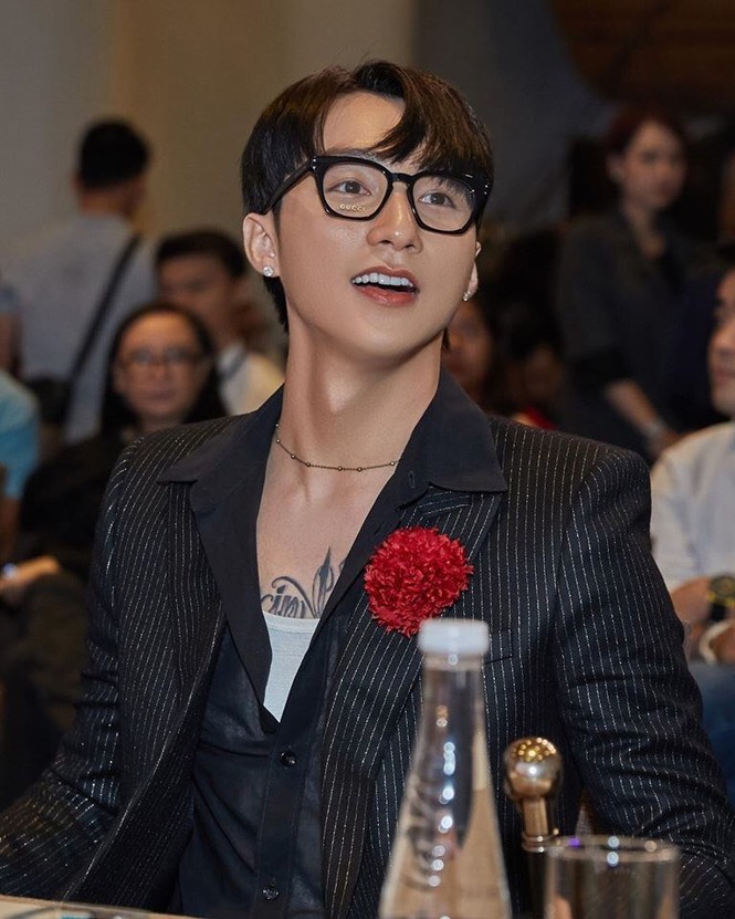 Sơn Tùng gây bất ngờ khi lọt top những người đàn ông quyến rũ nhất thế giới 2020 - ảnh 10