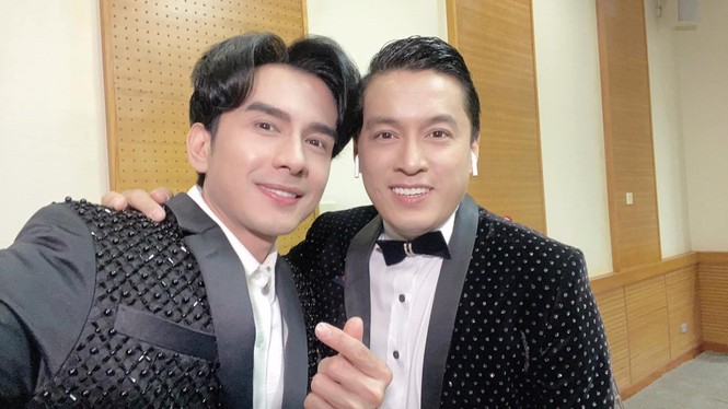 Mạc Văn Khoa chính thức lên chức bố; Vợ chồng Trường Giang hóa ông bà Mười Khó cực yêu - ảnh 13
