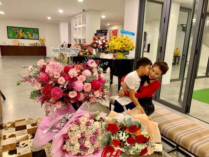Mạc Văn Khoa chính thức lên chức bố; Vợ chồng Trường Giang hóa ông bà Mười Khó cực yêu - ảnh 4