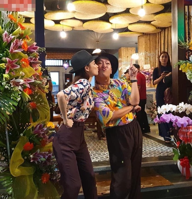 Mạc Văn Khoa chính thức lên chức bố; Vợ chồng Trường Giang hóa ông bà Mười Khó cực yêu - ảnh 8