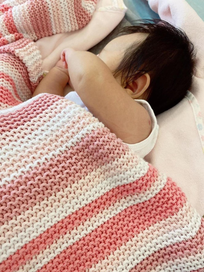 Ngọc Trinh đeo đồng hồ tiền tỷ đi săn sale; Mạc Văn Khoa mong con gái không chê bố xấu trai - ảnh 9