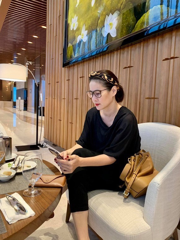 Sao Việt không ngại vào vùng lũ cứu trợ; Thanh Hương hài hước trong tạo hình mới - ảnh 8