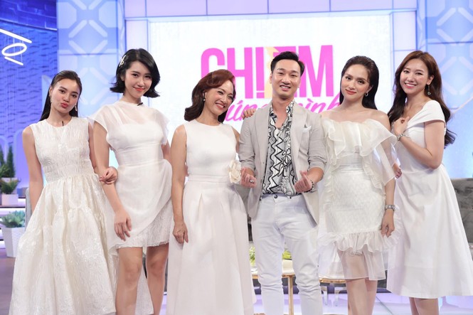 H'Hen Niê chia sẻ về kế hoạch đi ủng hộ miền Trung; Vân Hugo rạng rỡ trong biệt thự mới - ảnh 8
