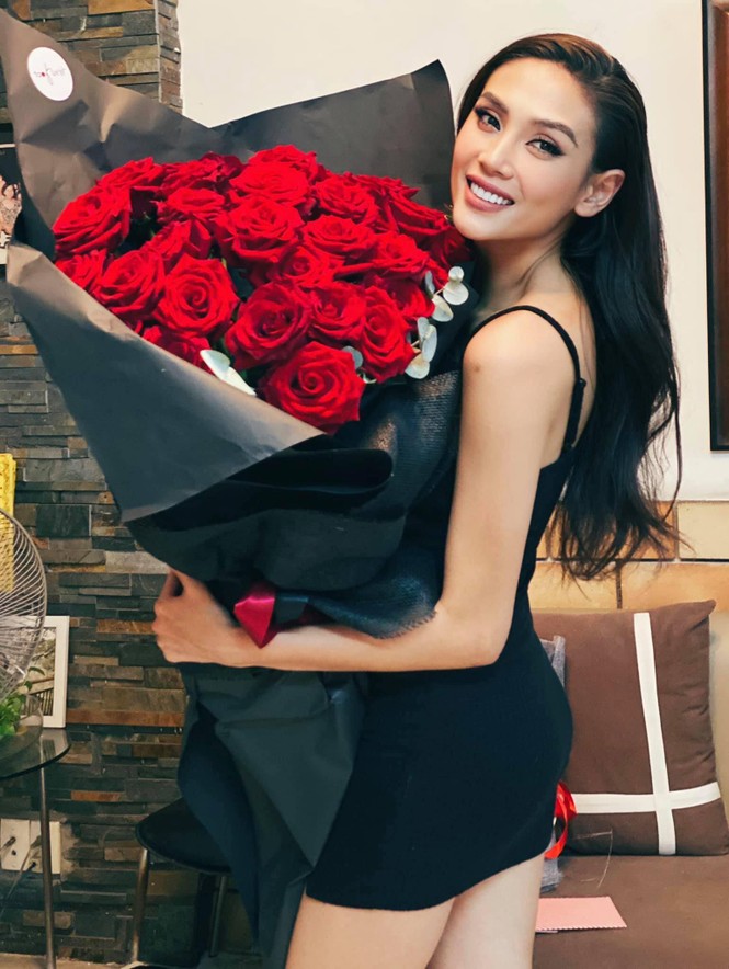 Đông Nhi khoe ảnh trên bàn mổ; Kaity Nguyễn chia sẻ hậu trường khác lạ