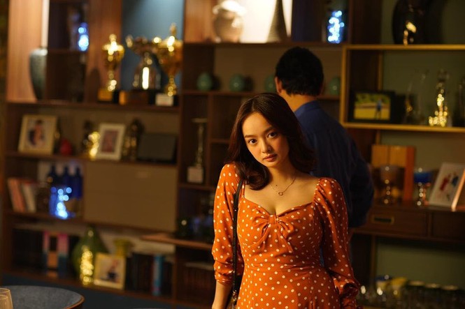 Đông Nhi khoe ảnh trên bàn mổ; Kaity Nguyễn chia sẻ hậu trường khác lạ
