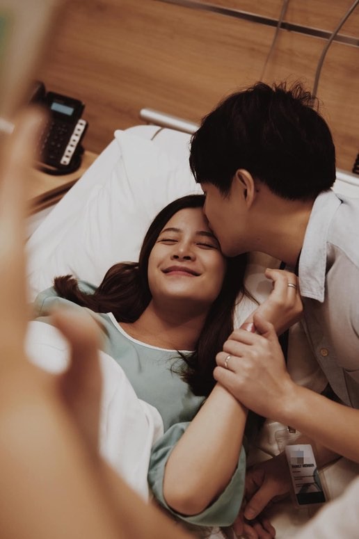 Đông Nhi khoe ảnh trên bàn mổ; Kaity Nguyễn chia sẻ hậu trường khác lạ