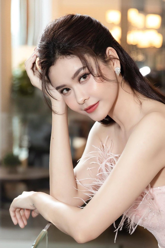 Minh Tú, Trương Quỳnh Anh thi nhau khoe ảnh thả thính cực chất - ảnh 1