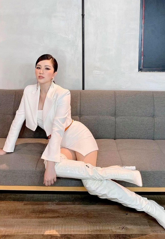 Erik điệu đà với style mới; Vũ Cát Tường tậu xế cưng sau thời gian dài tích cóp - ảnh 9