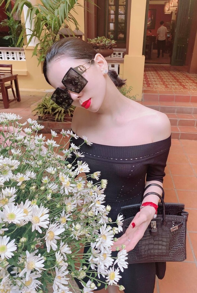 Lan Phương mảnh mai, trong veo như thiếu nữ; Jack ra mắt sản phẩm mới - ảnh 1