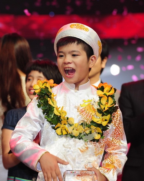 Lynk Lee khoe thềm ngực căng tràn lấp ló; Wowy lên đồ cực dị tại tuần lễ thời trang - ảnh 8