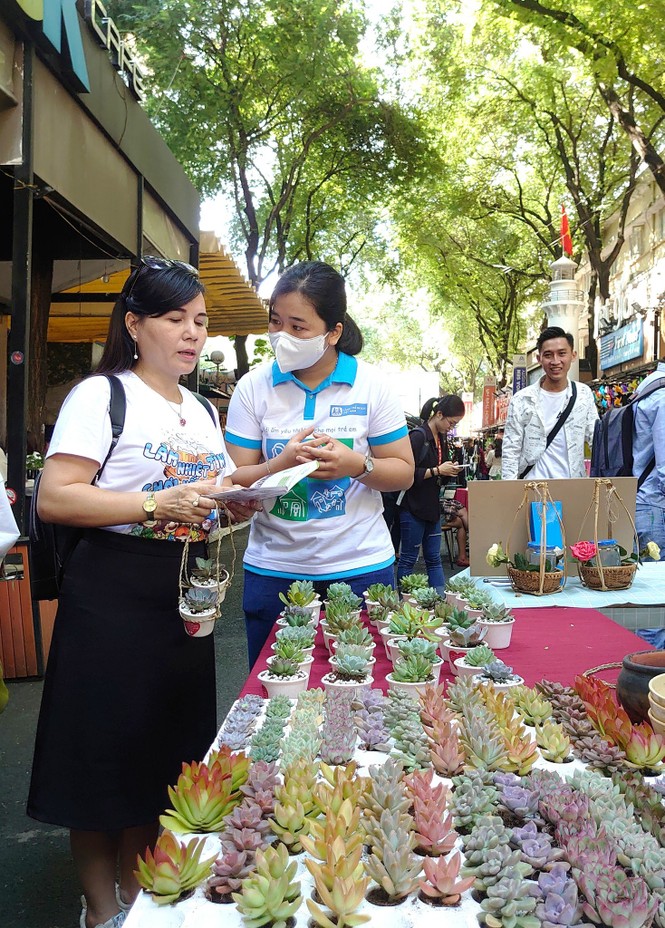 Tri thức cho đi, màu xanh nhận về - ảnh 1