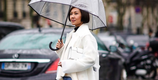 Mùa mưa làm sao vẫn đẹp? để ý mấy điều dưới đây là xinh bất chấp thời tiết nhé! - ảnh 2