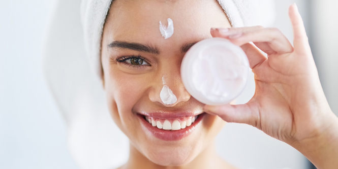 Da dầu ngại dưỡng vì sợ kỵ mỹ phẩm, không dưỡng thì xuống cấp, khổ tâm này có cách giải - ảnh 2