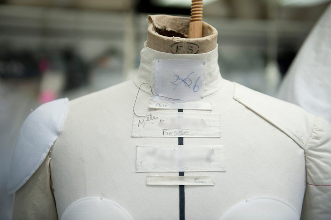 Vì sao trên thế giới chỉ có khoảng 4000 người phụ nữ sở hữu đồ Haute Couture? - ảnh 6