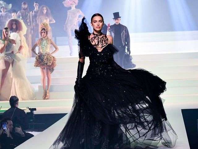 Haute Couture - cuộc chơi lỗ vốn của các nhà mốt hàng đầu thế giới - ảnh 6