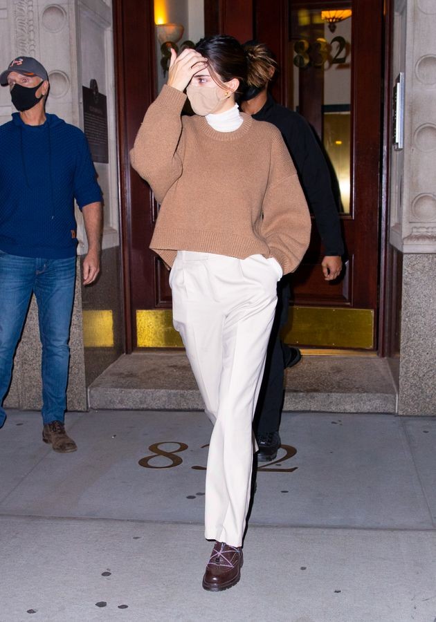 Ngắm outfit dạo phố cuối tuần của Kendall Jenner, biết luôn xu hướng nào sắp lên ngôi - ảnh 5