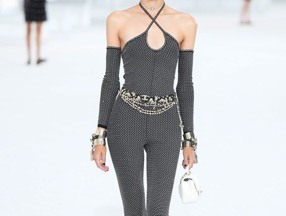 10 hot trend sắp tới được dự đoán từ bộ sưu tập SS21 của Chanel - ảnh 4
