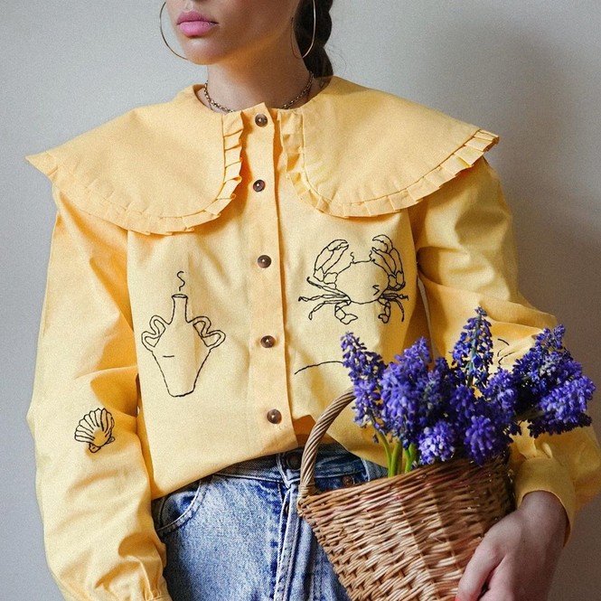 Big Collars - trend cổ áo bản lớn xuất hiện ngày càng nhiều, mix nó làm sao đẹp nhất - ảnh 1