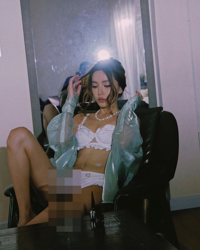 Bích Phương khoe 3 vòng 'bỏng mắt' trong bộ ảnh bikini mới - ảnh 6