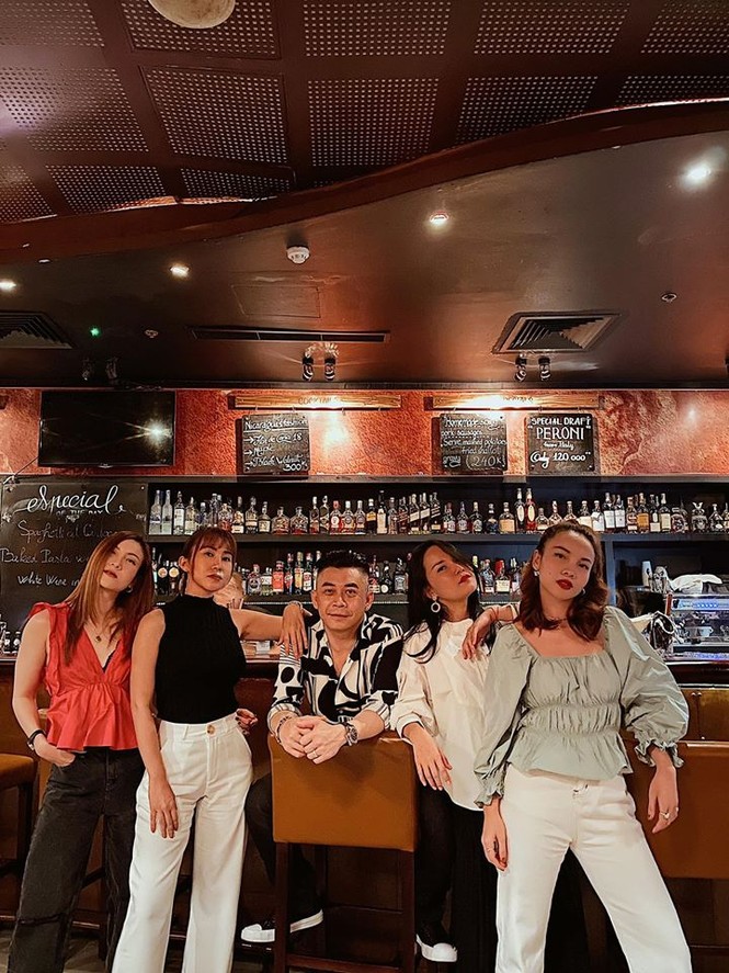 Thu Ngọc (Mây trắng) sánh đôi cùng trai trẻ sau 4 năm ly hôn? - ảnh 9