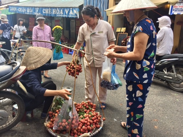 Hà Nội thơm mùi rượu nếp trong ngày Tết Đoan Ngọ - ảnh 2
