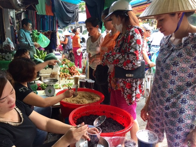 Hà Nội thơm mùi rượu nếp trong ngày Tết Đoan Ngọ - ảnh 1