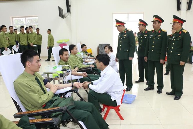 Học viên quân đội hiến tặng gần 400 đơn vị máu - ảnh 1