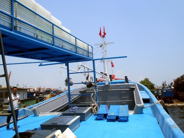 Hạ thủy tàu vỏ thép lưới rê 18,5 tỉ đồng đầu tiên của Đà Nẵng - ảnh 1