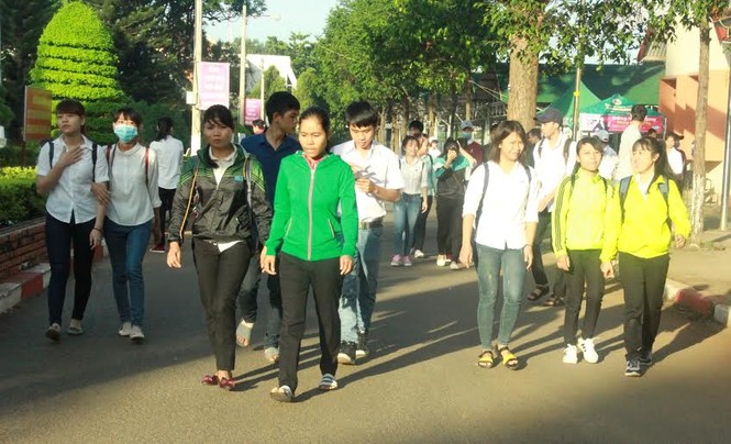 Đắk Lắk: 299 thí sinh vắng mặt buổi thi đầu tiên - ảnh 1
