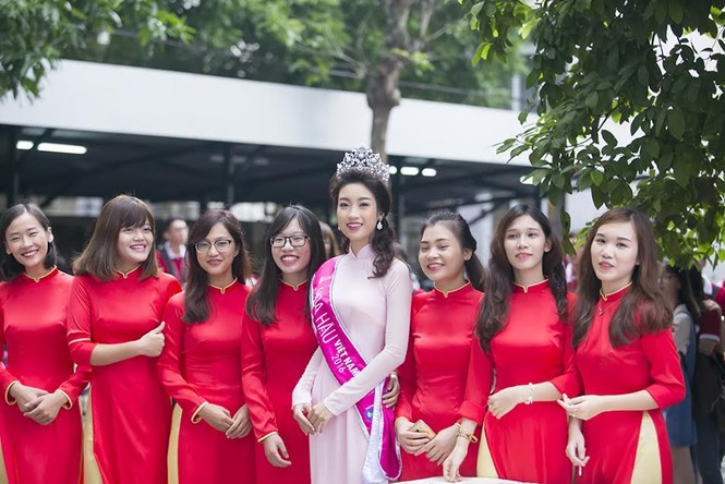 hoa hậu mỹ linh - ảnh 1