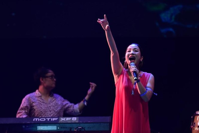 Mỹ Linh 'chê' Huy Tuấn hát dở - ảnh 1