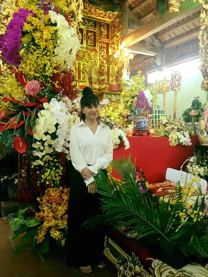 Dàn nghệ sĩ nổi tiếng về nhà thờ Tổ của Hoài Linh dâng hương - ảnh 6