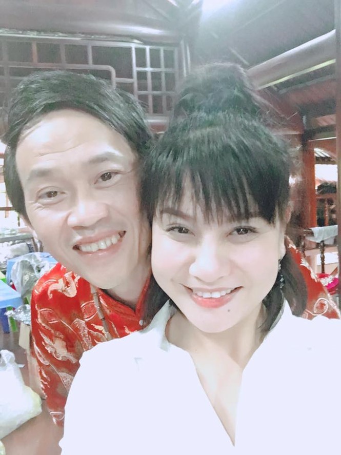 Dàn nghệ sĩ nổi tiếng về nhà thờ Tổ của Hoài Linh dâng hương - ảnh 7