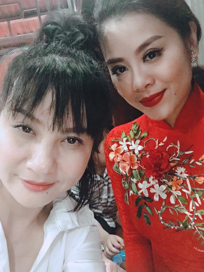 Dàn nghệ sĩ nổi tiếng về nhà thờ Tổ của Hoài Linh dâng hương - ảnh 10