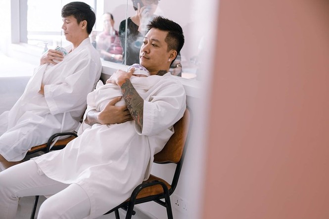 Showbiz 8/8 : Vũ ‘Về nhà đi con’ nói về tin mỗi ngày kiếm nửa tỷ tiền quảng cáo - ảnh 1