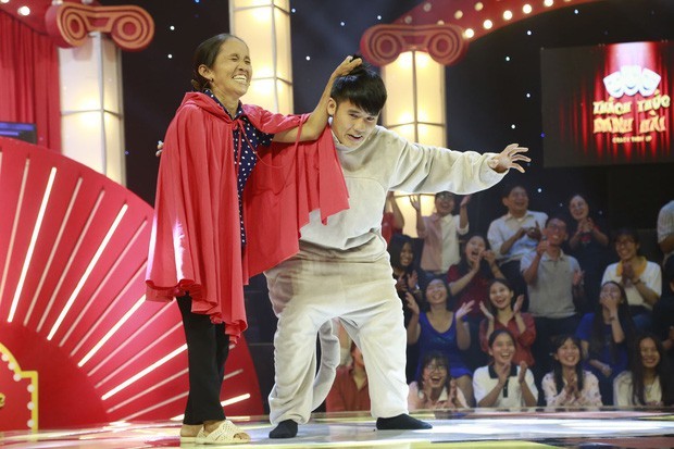 Showbiz 24/10: Bị chỉ trích phá nát 'Tàu anh qua núi', Hoàng Hạnh lên tiếng - ảnh 1