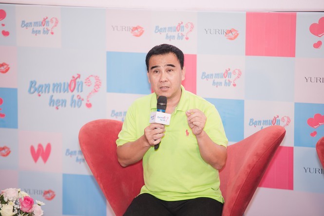 Showbiz 31/10: S.T Sơn Thạch bị khán giả nam động chạm vùng kín thô thiển - ảnh 1