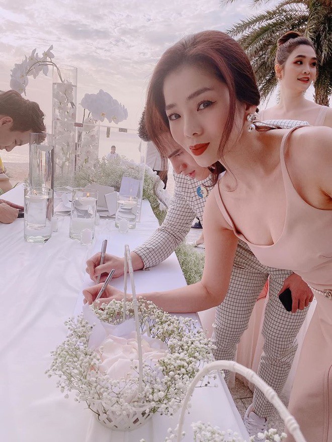 Showbiz 9/11: Hồ Ngọc Hà không đến dự cưới Đông Nhi vì Lệ Quyên? - ảnh 1