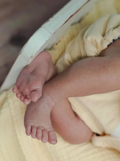Vợ Tiến Đạt khoe ảnh con trai đầu lòng 20 ngày tuổi - ảnh 1