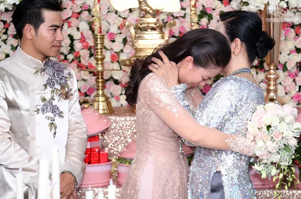 Ngọc Lan trắc trở với những mối tình vợ chồng - ảnh 1