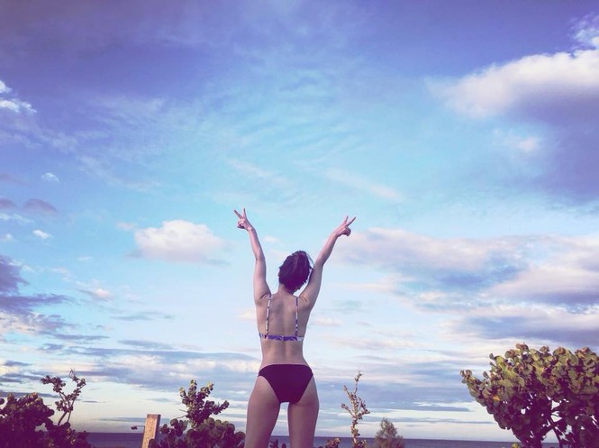 Loạt ảnh bikini nóng 'bỏng mắt’ của ca sĩ Phương Linh - ảnh 12