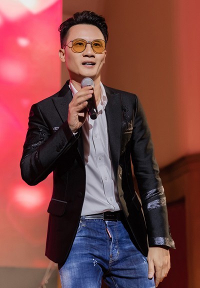 Showbiz 16/11: 'Quốc bảo mỹ nữ' Nhật Bản bị bắt - ảnh 1