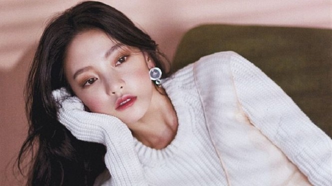 Showbiz 25/11: Cảnh nữ diễn viên xiếc rơi từ trên cao xuống đất bất tỉnh gây sốc - ảnh 3