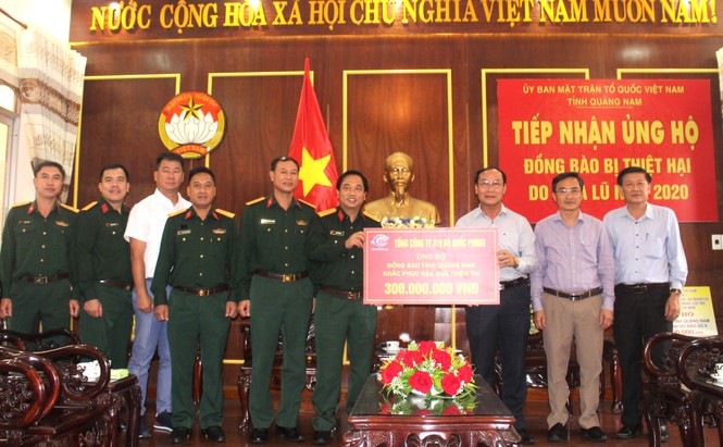 Chung tay ủng hộ đồng bào miền Trung vượt qua trận lũ lịch sử - ảnh 2