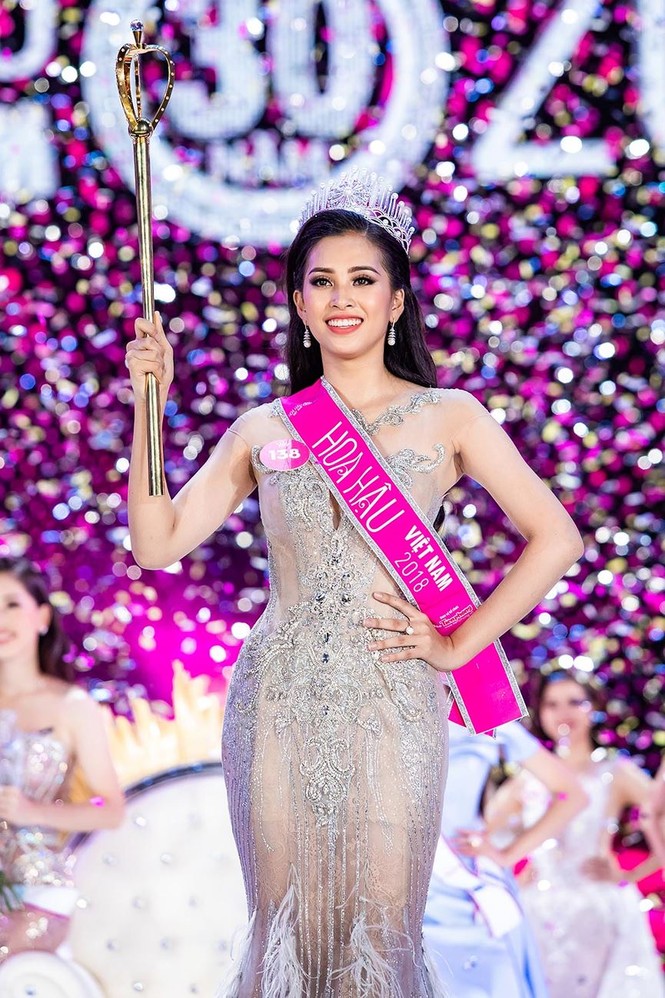 Đỗ Thị Hà mở ra một thập kỷ nhan sắc mới, nhìn lại vẻ đẹp của 5 Hoa hậu VN thập kỷ qua - ảnh 9