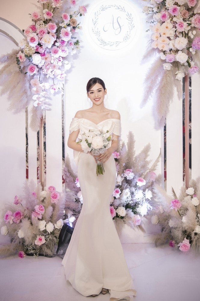 Khoảnh khắc Á hậu Tường San bật khóc trong lễ cưới - ảnh 8