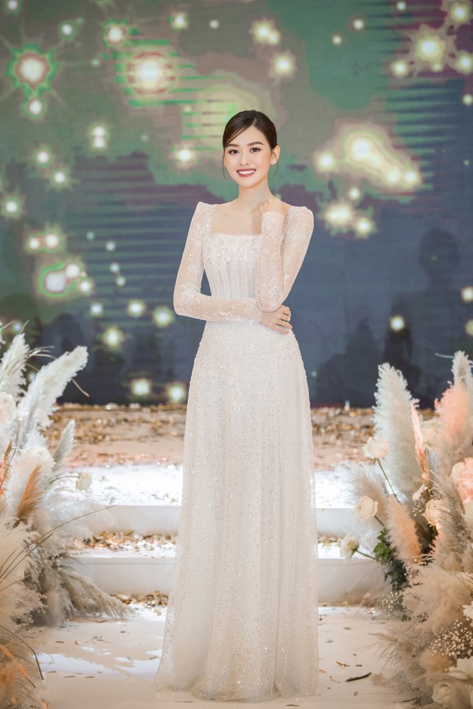 Khoảnh khắc Á hậu Tường San bật khóc trong lễ cưới - ảnh 5