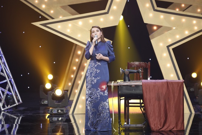 Showbiz 2/12: Hoàng Thùy Linh vướng nghi vấn sửa mũi vì lệch bất thường - ảnh 2